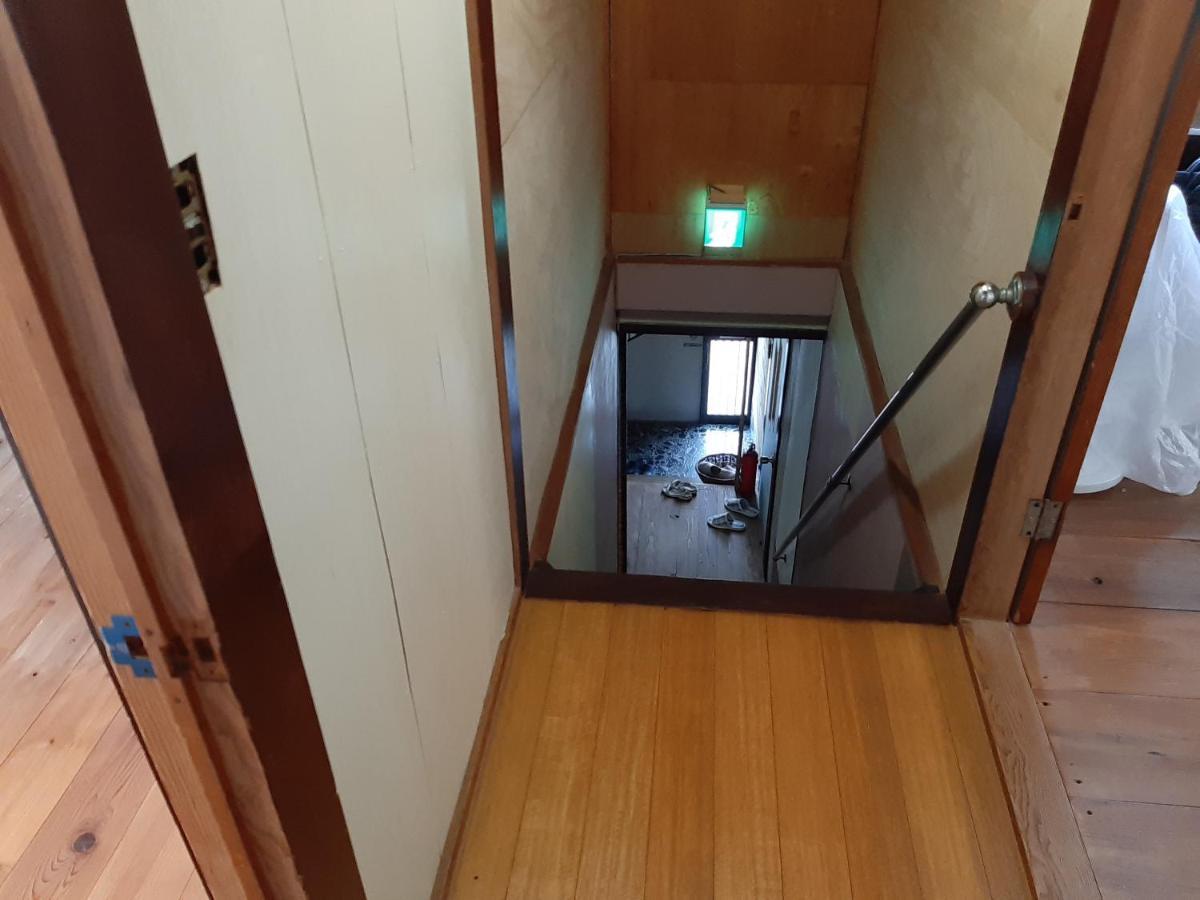 Guesthouse Kume Imabari Railway Station Exterior foto
